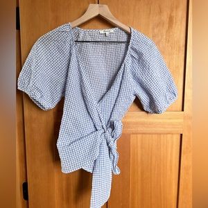 MADEWELL  — gingham seersucker puff-sleeve wrap crop top - size M